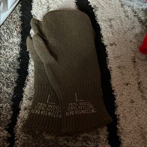 Vintage Olive Green Wool Mittens with index and thumb space